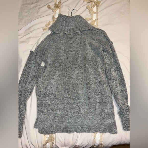 Colorblock Sweater - Picture 3 of 3